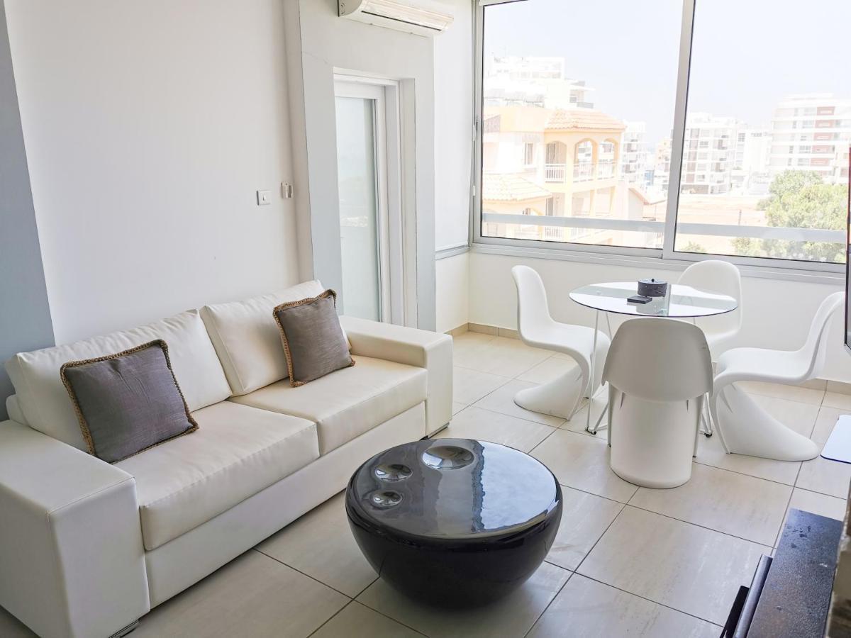 Mackenzie Seaview Paradise Larnaca Eksteriør billede